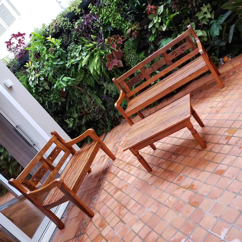 Banco de madeira maciça da Vintage Decor, peça BAN-10