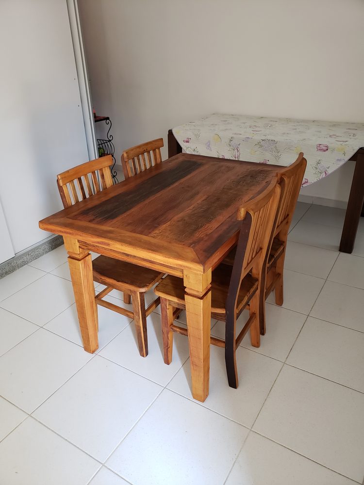 Mesa de madeira maciça da Vintage Decor, peça MES-04