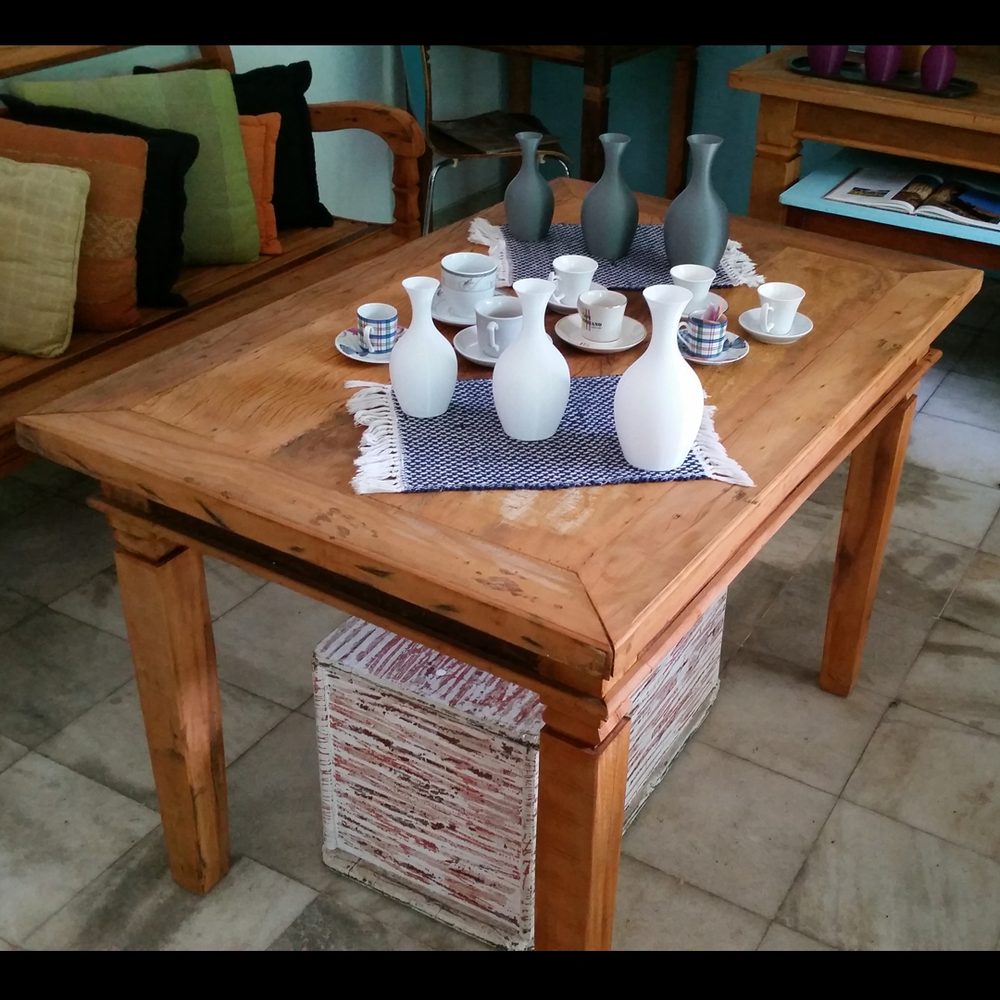 Mesa de madeira maciça da Vintage Decor, peça MES-22